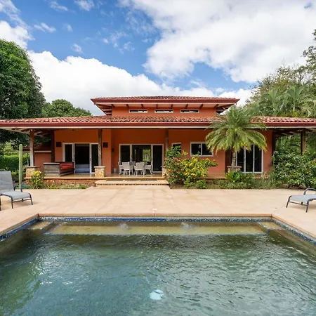 Casa Tropical, Spacious 3 Bedroom Home