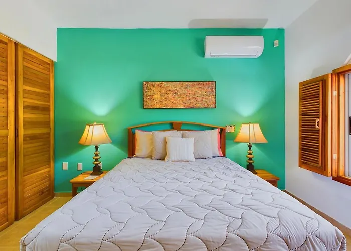 Casa Tropical, Spacious 3 Bedroom Сasa de vacaciones *