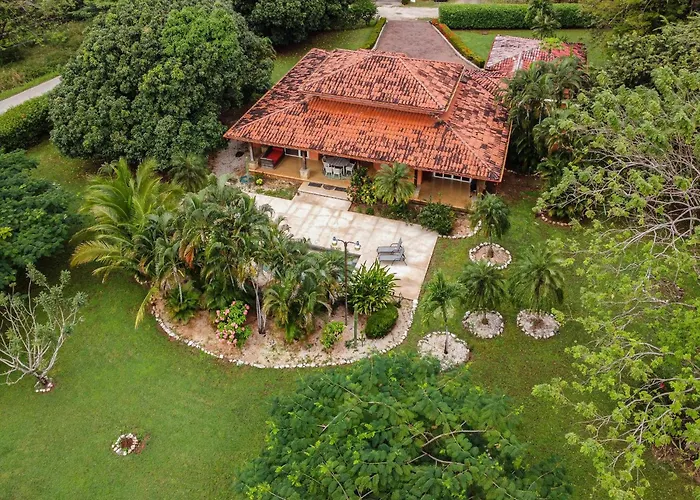 Casa Tropical, Spacious 3 Bedroom Сasa de vacaciones