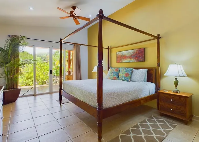 Casa Tropical, Spacious 3 Bedroom Сasa de vacaciones