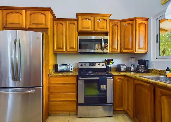 Casa Tropical, Spacious 3 Bedroom Сasa de vacaciones *